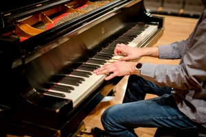 On Tuesday, Feb. 10, guest artists Courtney Fletcher, Jacob Sentgeorge, and Mia Kim will all perform in the Newman Recital Hall, located in the Gittinger Music Center at College of the Ozarks, at 7 p.m. as part of the College of the Ozarks 2025-26 featured guest artists